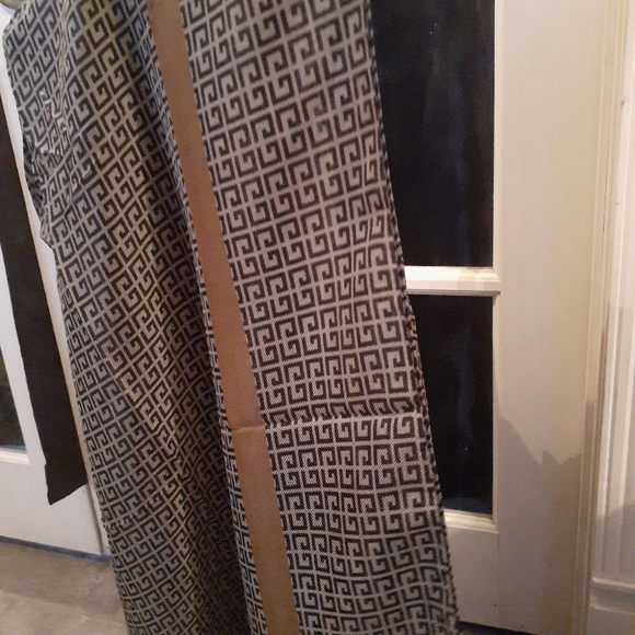 100% **Silky Polyester Shawl / Scarf *Long 6ft by 3ft - Picture 3 of 5